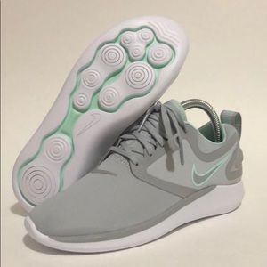 Nike Tennis Shoes